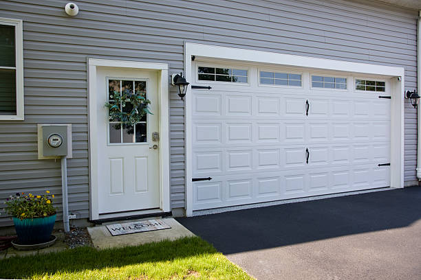 24/7 Emergency Garage Door Panel Replacement experts in Washington County County, ID